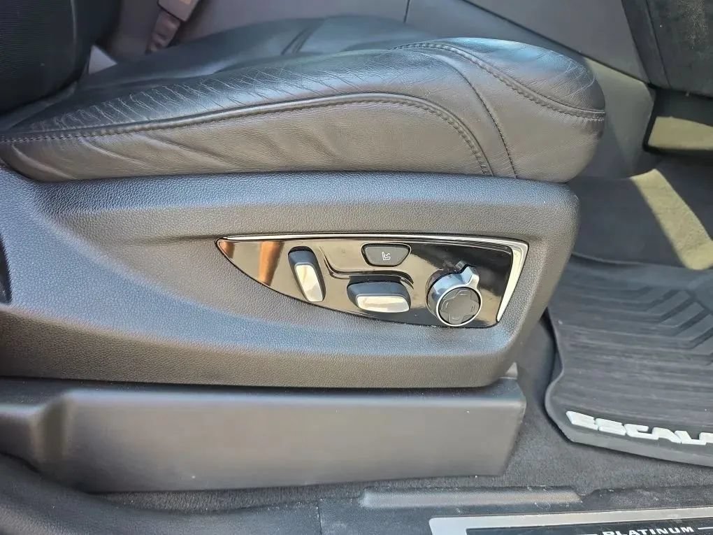 Used 2019 Cadillac Escalade Platinum AWD/4WD image 50