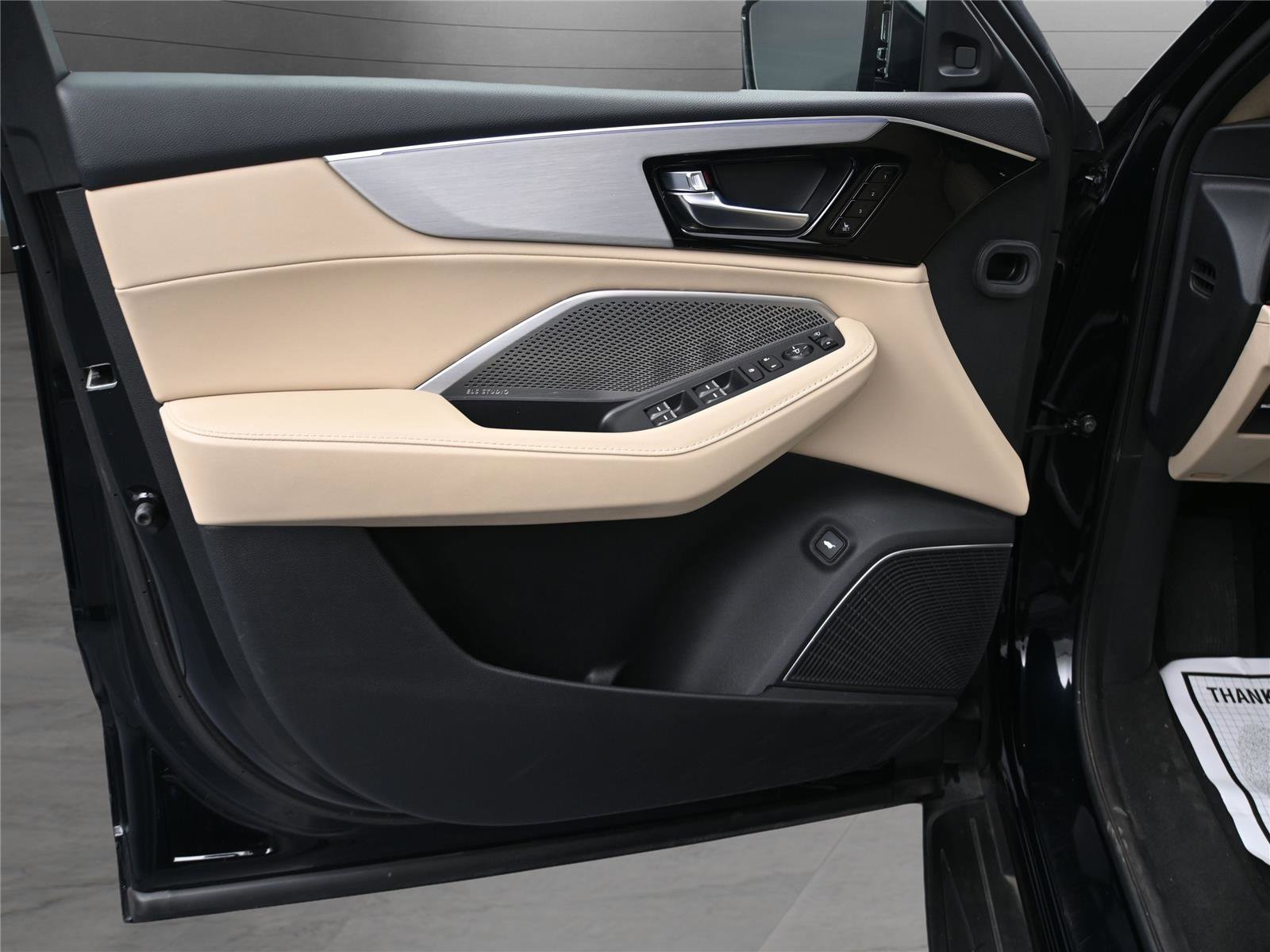 Certified 2023 Acura MDX SH-AWD w/ Technology Package image 3