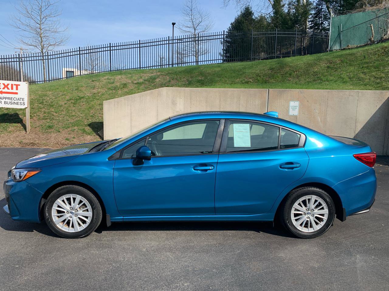 Used 2017 Subaru Impreza 2.0i Premium image 2