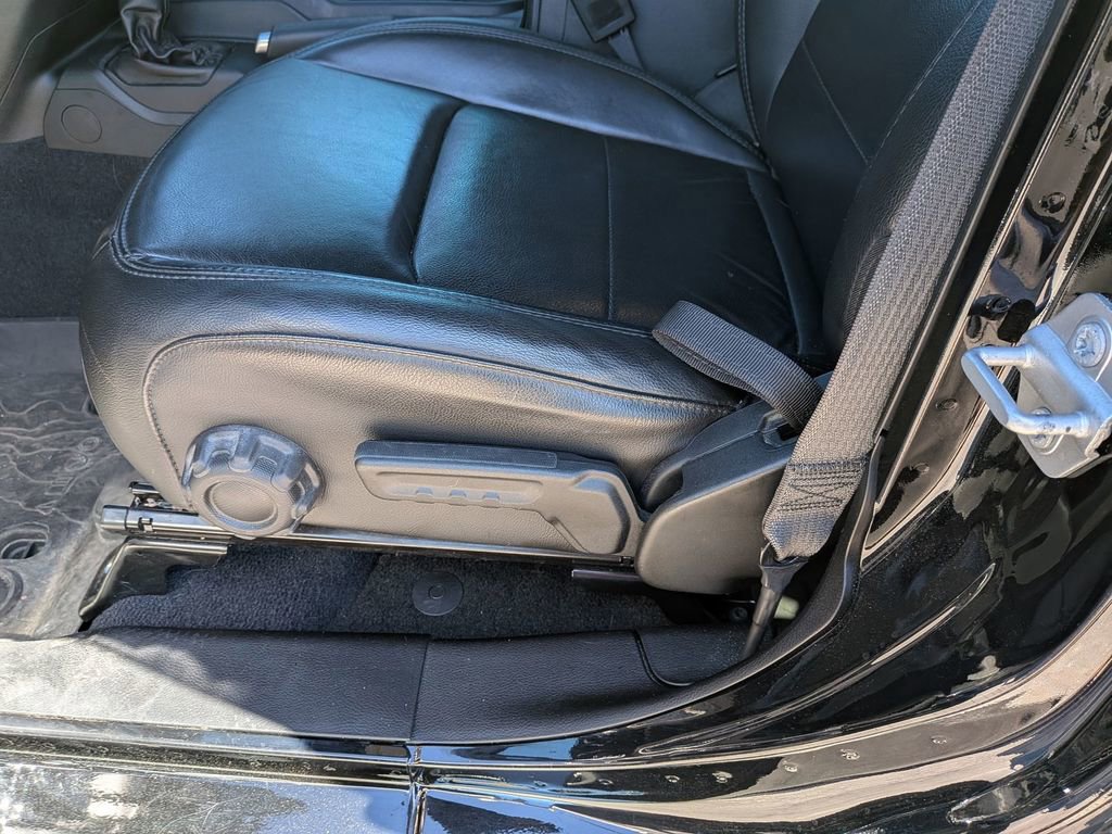 Used 2023 Jeep Wrangler Altitude image 12