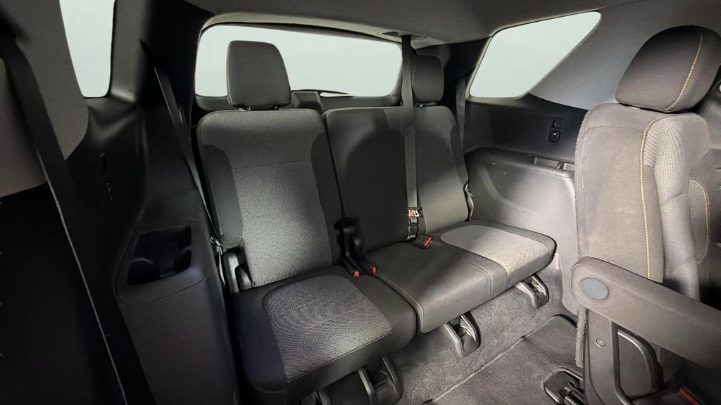 Certified 2021 Chevrolet Traverse LT FWD image 31