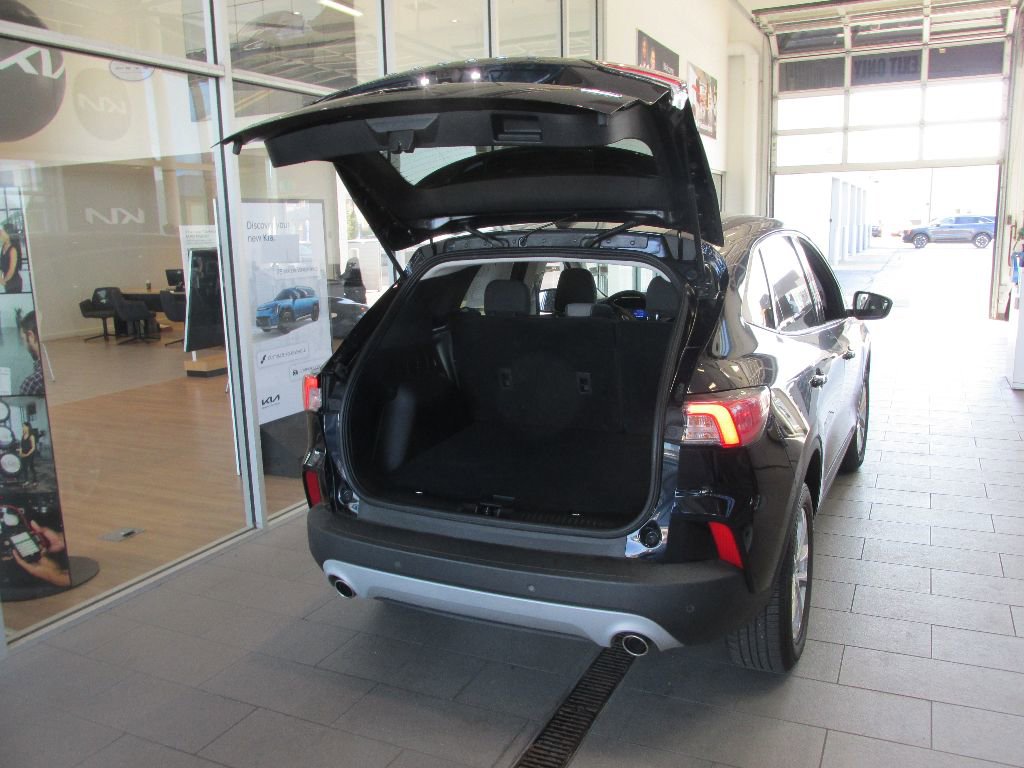 Used 2021 Ford Escape SE image 31