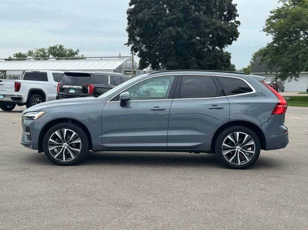 Used 2022 Volvo XC60 B5 Momentum image 5