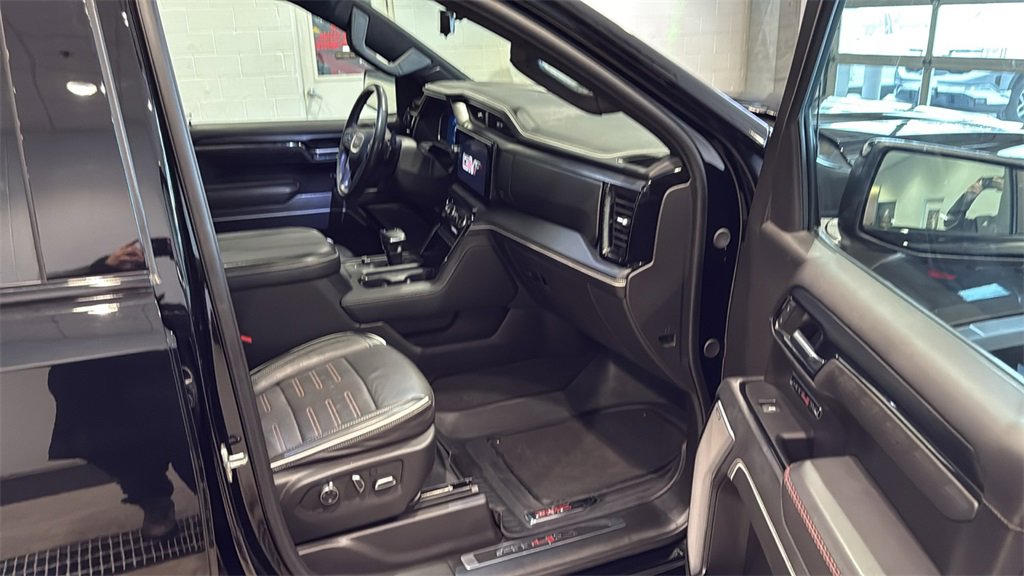 Used 2024 GMC Sierra 1500 AT4X image 12