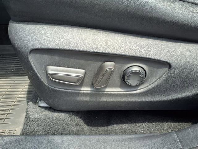 Used 2021 Toyota Highlander XLE AWD/4WD image 14