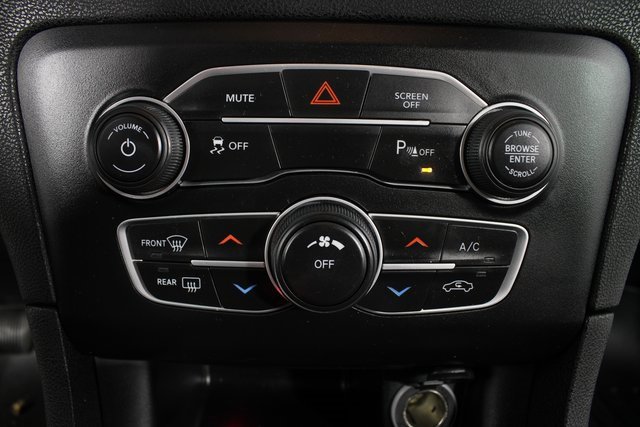 Used 2020 Dodge Charger SXT w/ Blacktop Package image 6