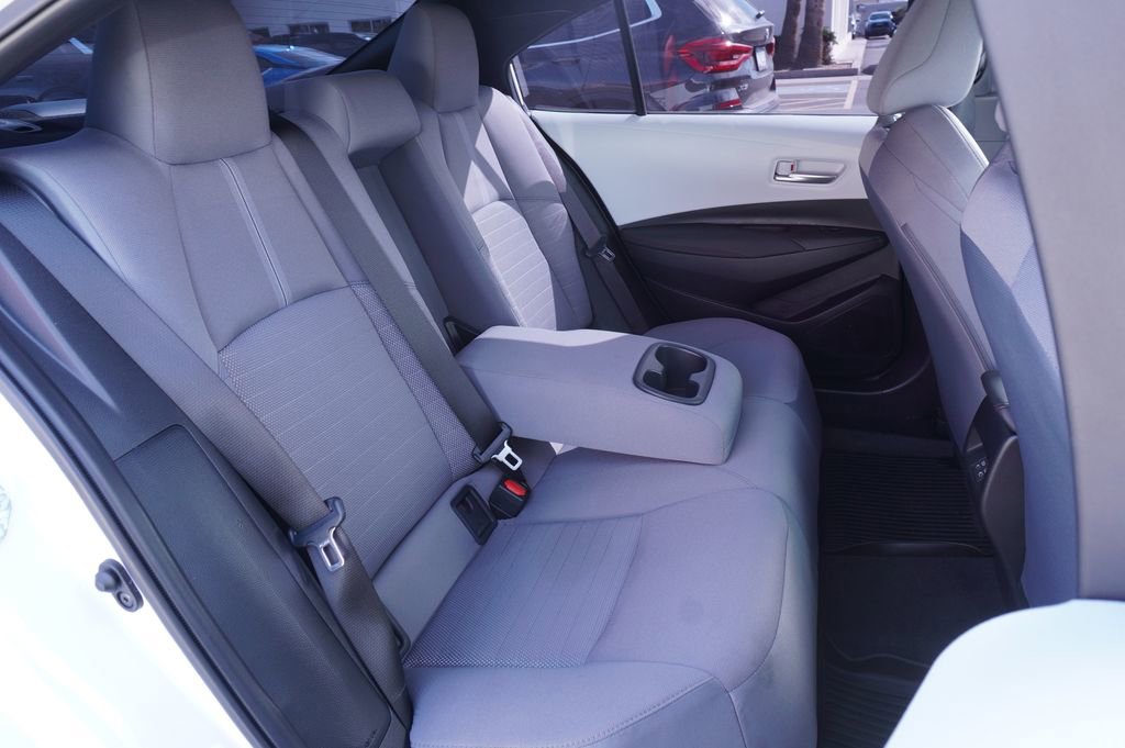 Used 2025 Toyota Corolla SE image 9