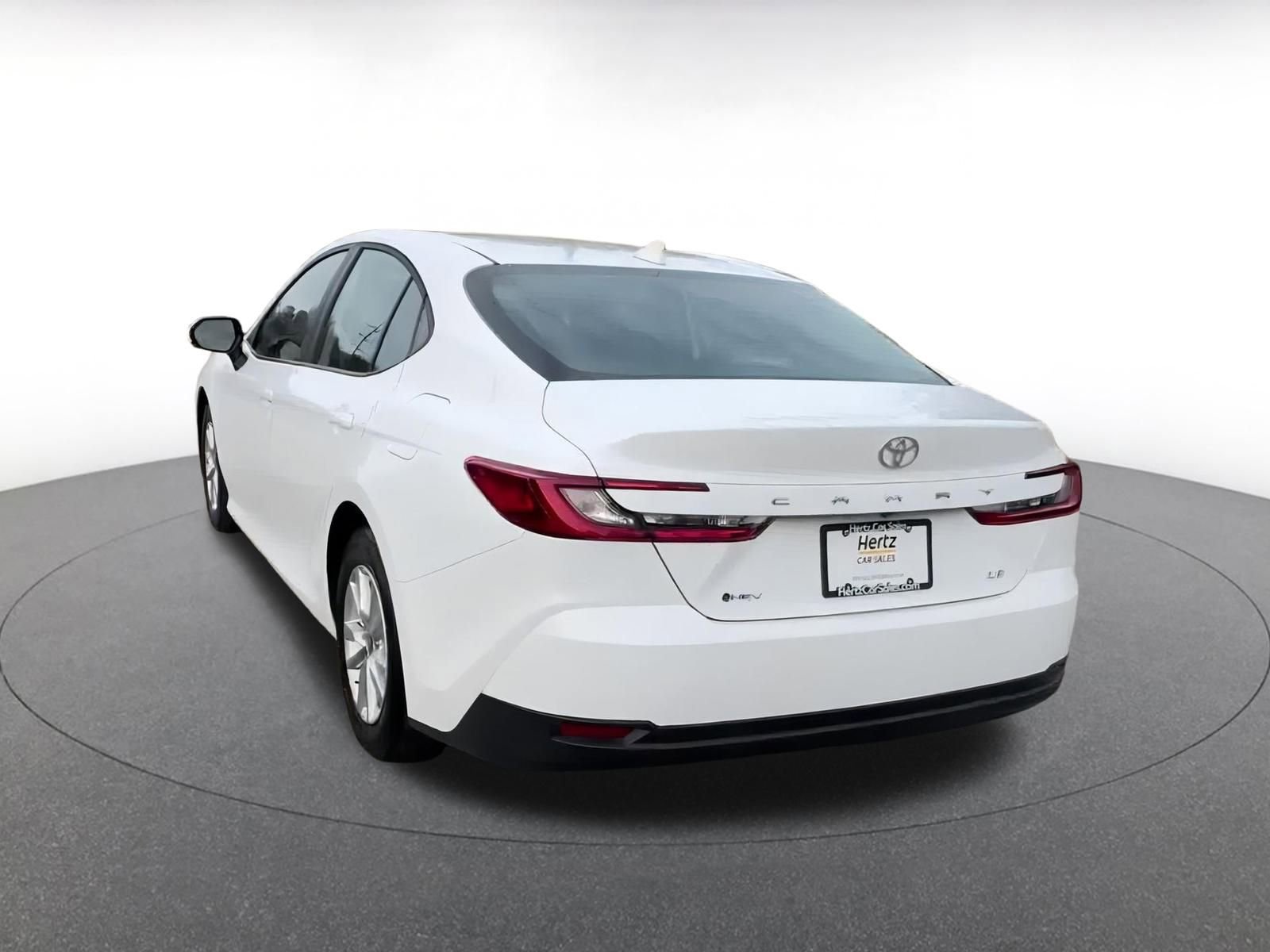 Used 2025 Toyota Camry LE image 11