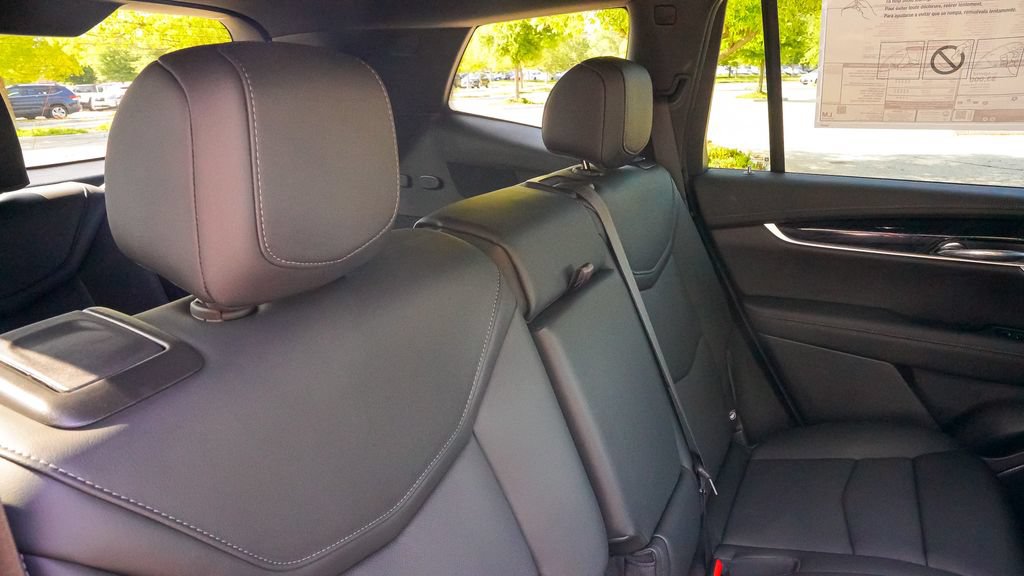 Used 2025 Cadillac XT6 Premium Luxury w/ Technology Package FWD image 14