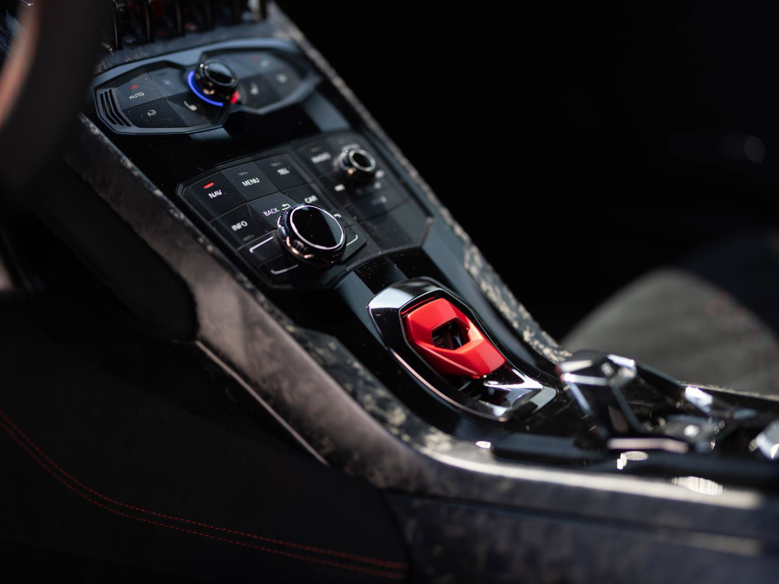 Used 2018 Lamborghini Huracan AWD/4WD image 35