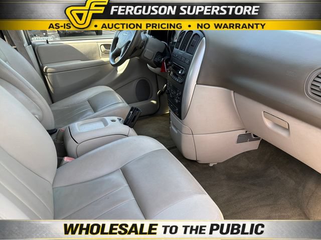 Used 2006 Chrysler Town & Country Touring FWD image 24