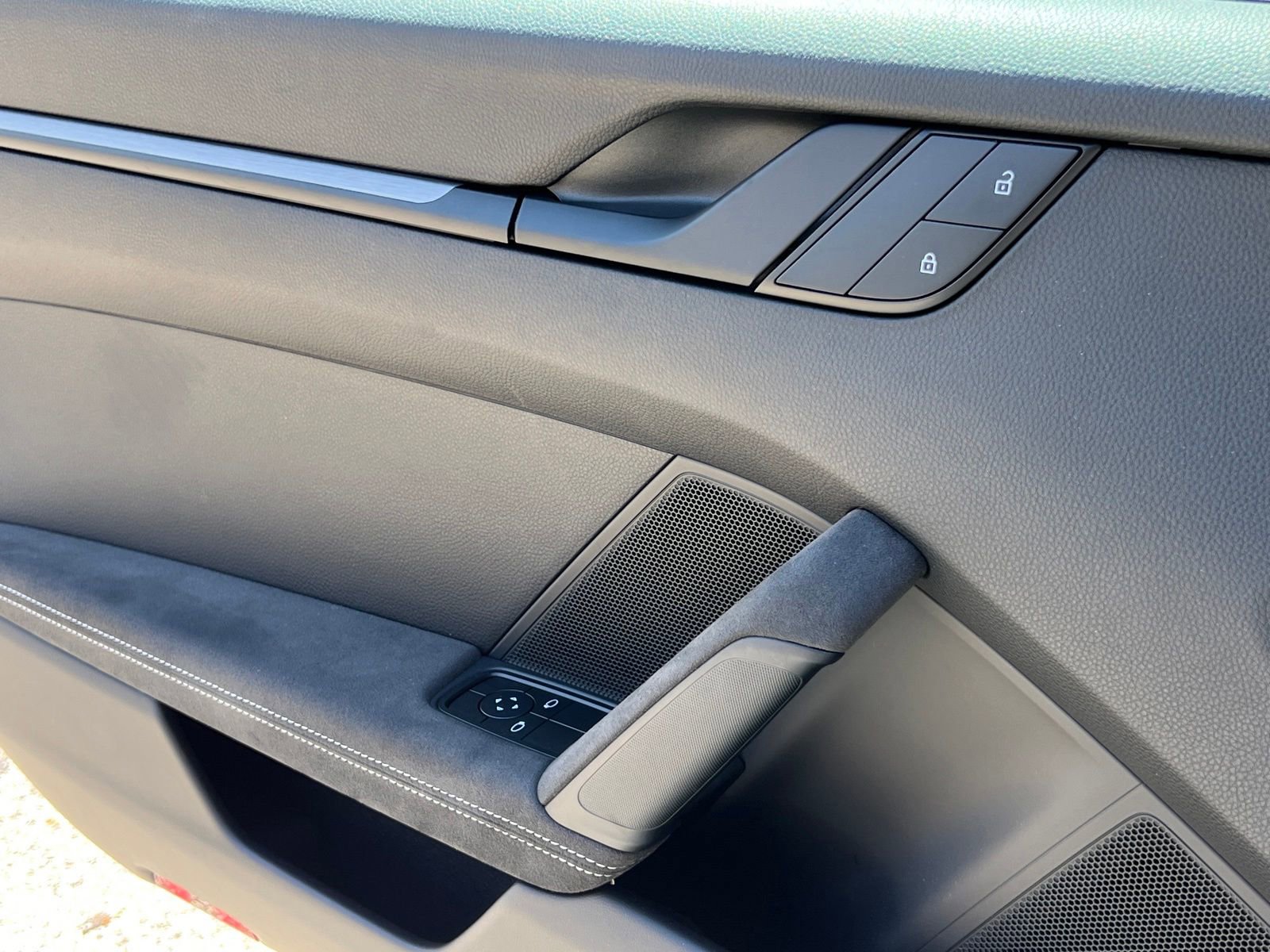 Certified 2024 Porsche 911 GT3 RWD image 36