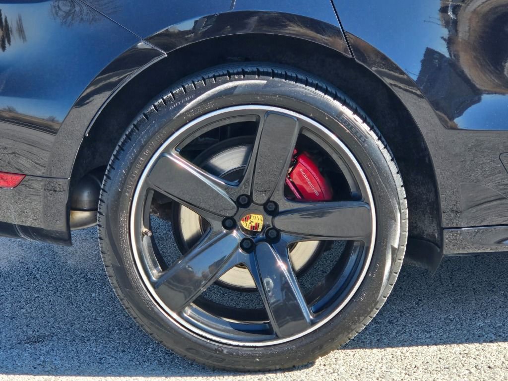 Used 2017 Porsche Macan Turbo image 12