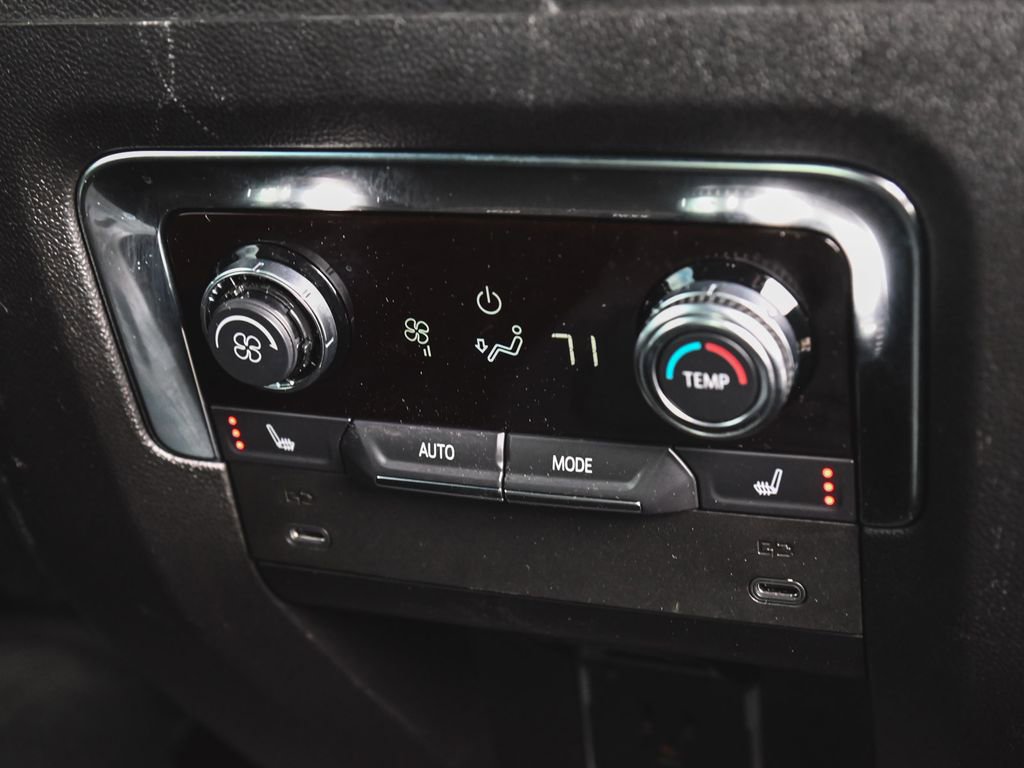 Used 2025 GMC Yukon XL Denali AWD/4WD image 33