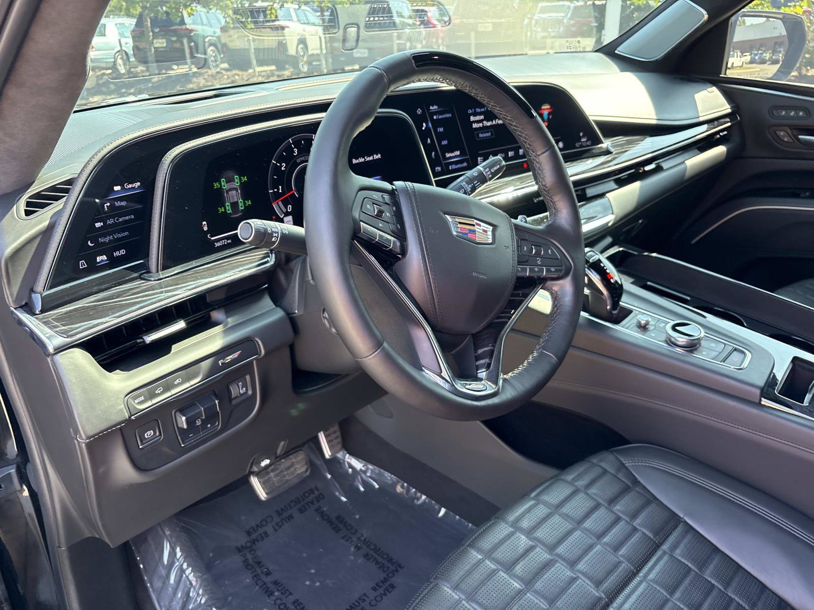 Used 2023 Cadillac Escalade ESV V AWD/4WD image 19