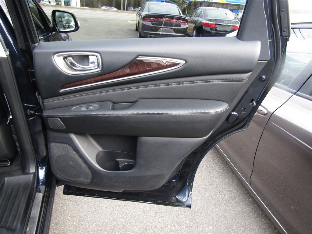 Used 2017 INFINITI QX60 Luxe w/ Deluxe Technology Package image 26