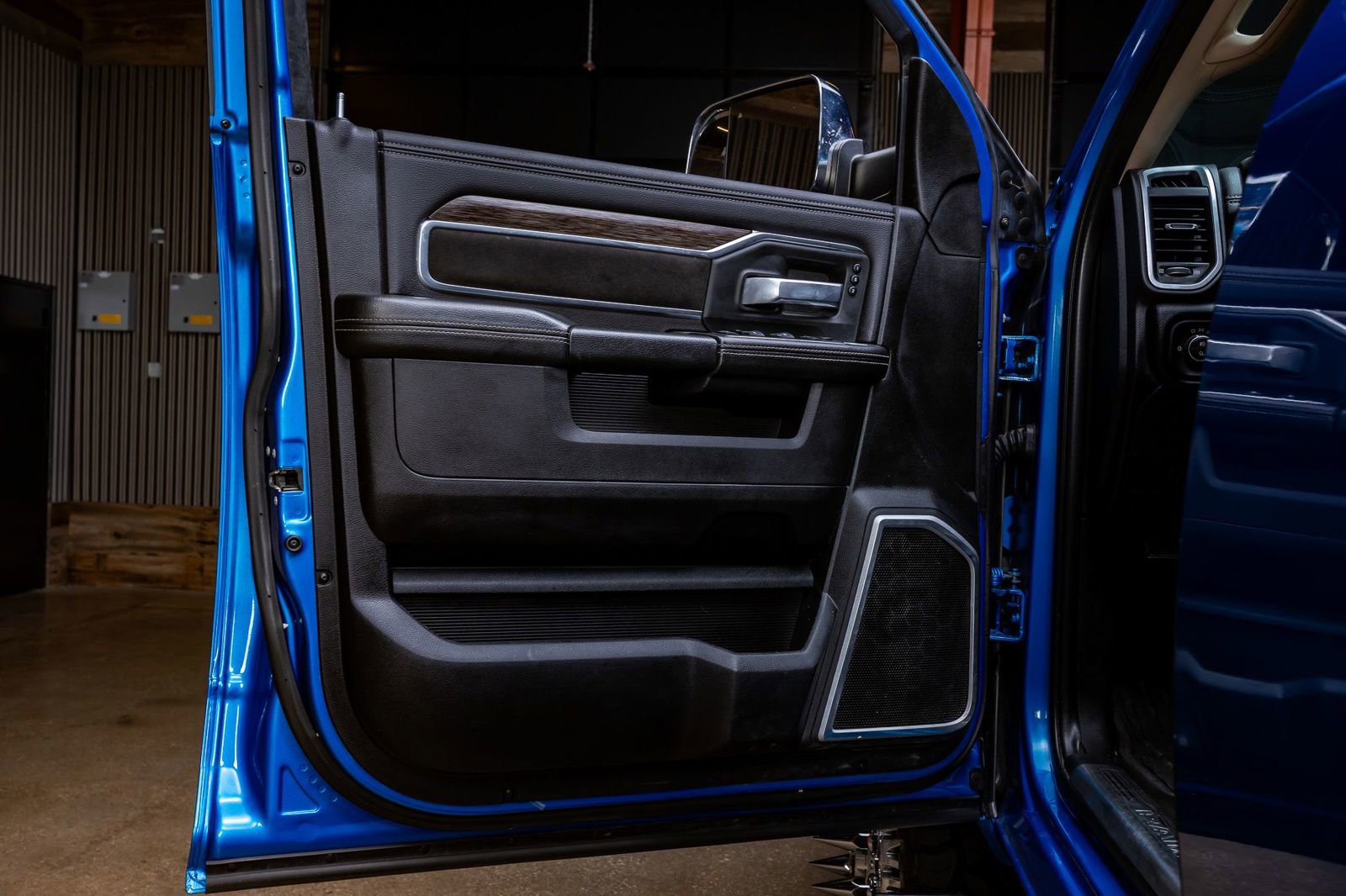 Used 2020 RAM 3500 Laramie image 36