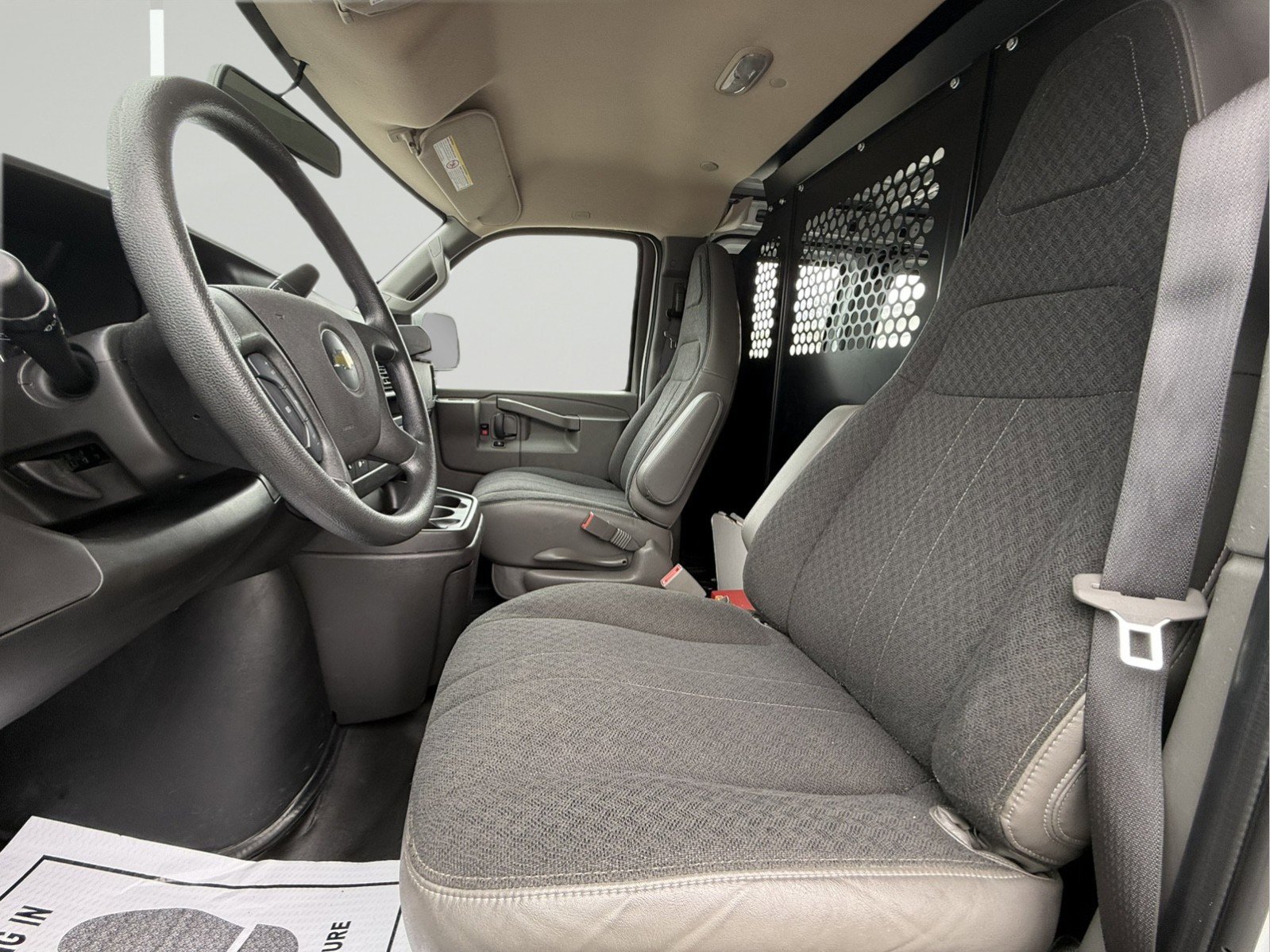 Certified 2024 Chevrolet Express 2500 Work Van w/ Driver Convenience Package image 5