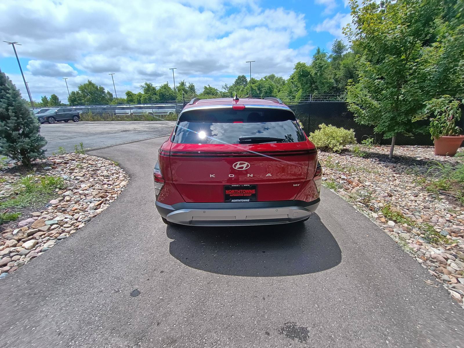 New 2026 Hyundai Kona Limited FWD image 4