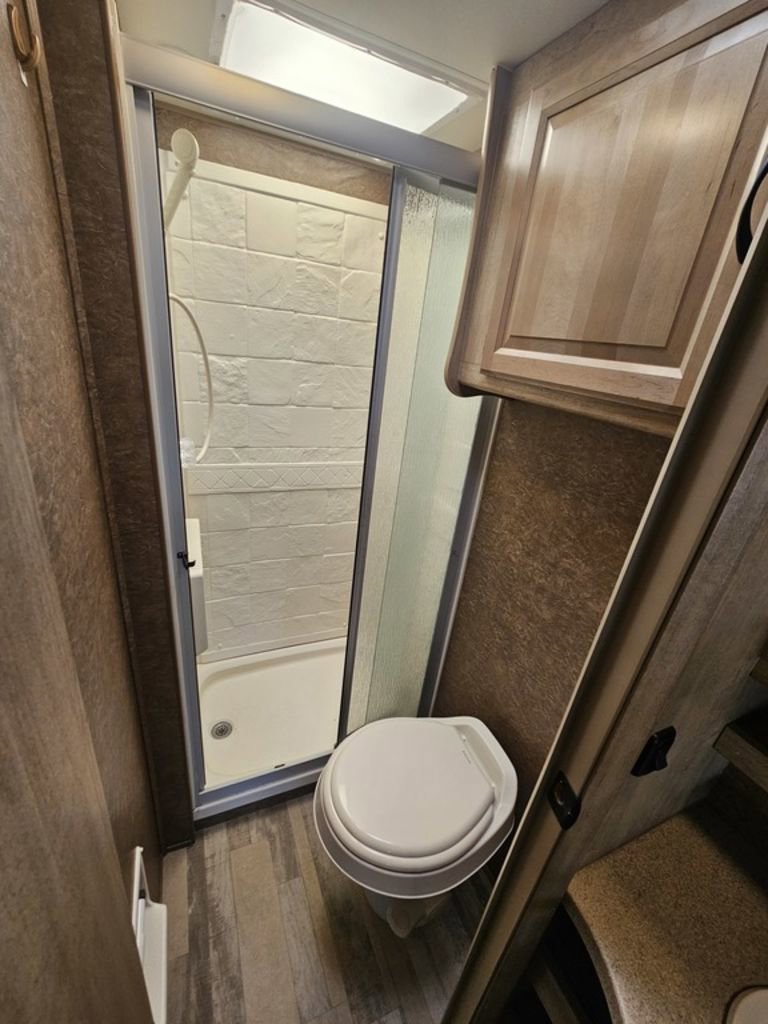 Used 2015 Mercedes-Benz Sprinter 3500 image 17