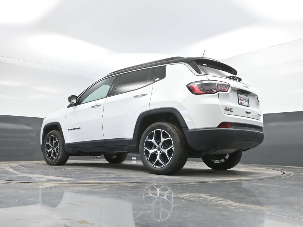 Used 2025 Jeep Compass Limited AWD/4WD image 38
