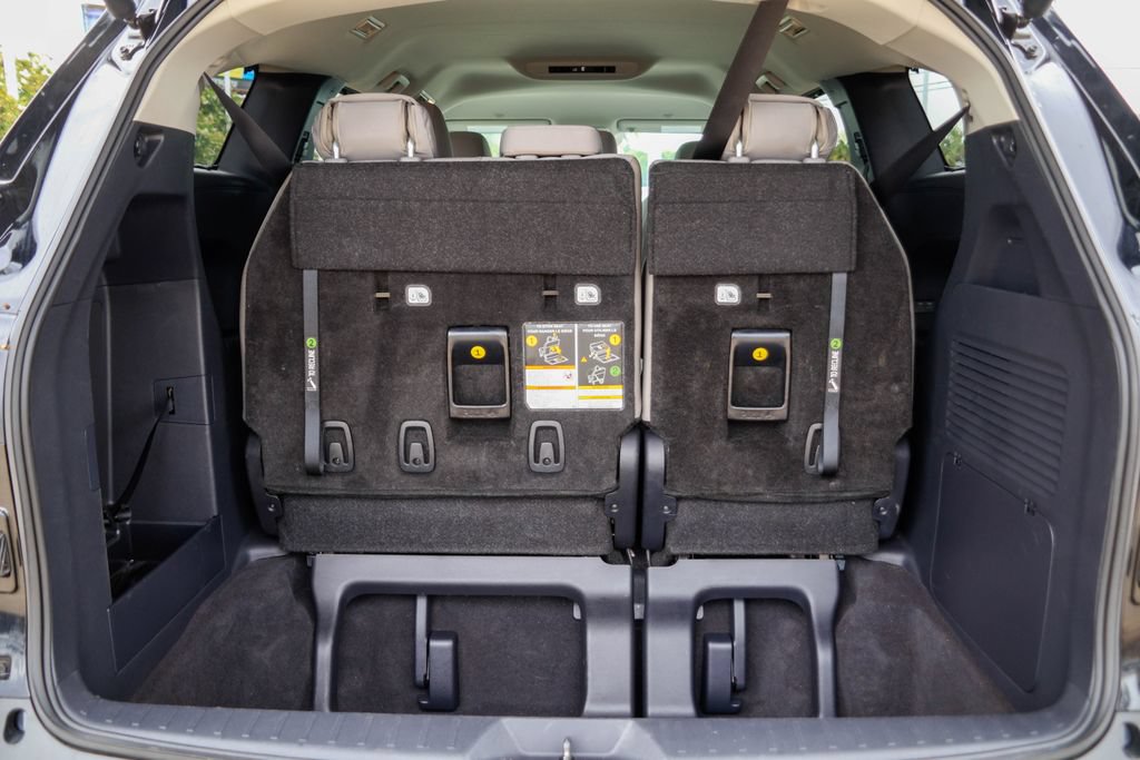 Used 2026 Toyota Sienna LE FWD image 31
