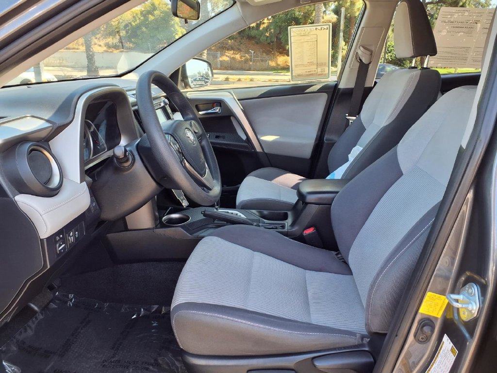 Used 2015 Toyota RAV4 XLE FWD image 17