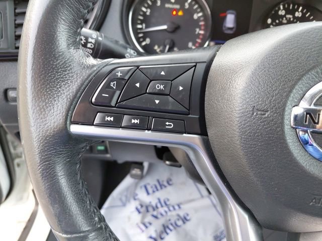 Used 2018 Nissan Rogue SV image 12