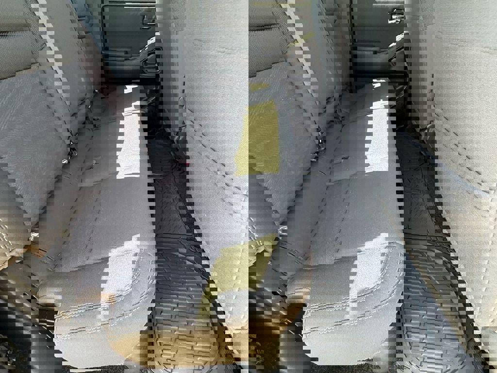 Used 2023 Nissan Frontier SV image 11