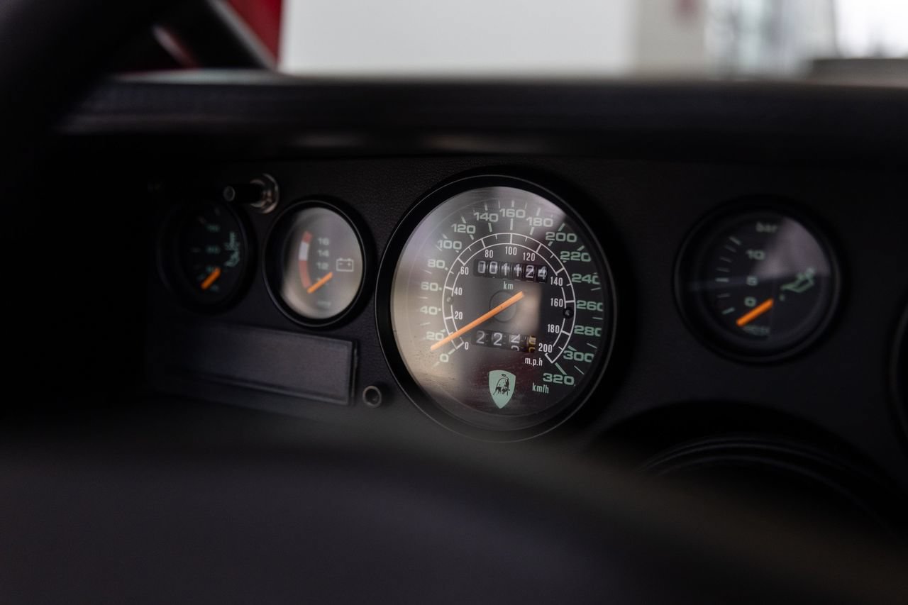 Used 1989 Lamborghini Countach Coupe RWD image 17