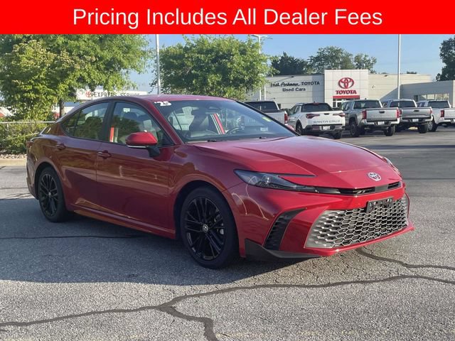 Used 2025 Toyota Camry SE FWD image 7