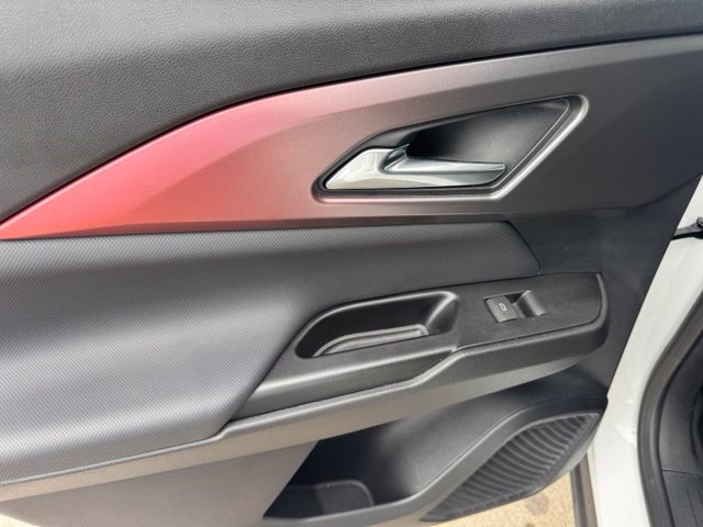 Used 2024 Chevrolet Equinox EV RS FWD image 18