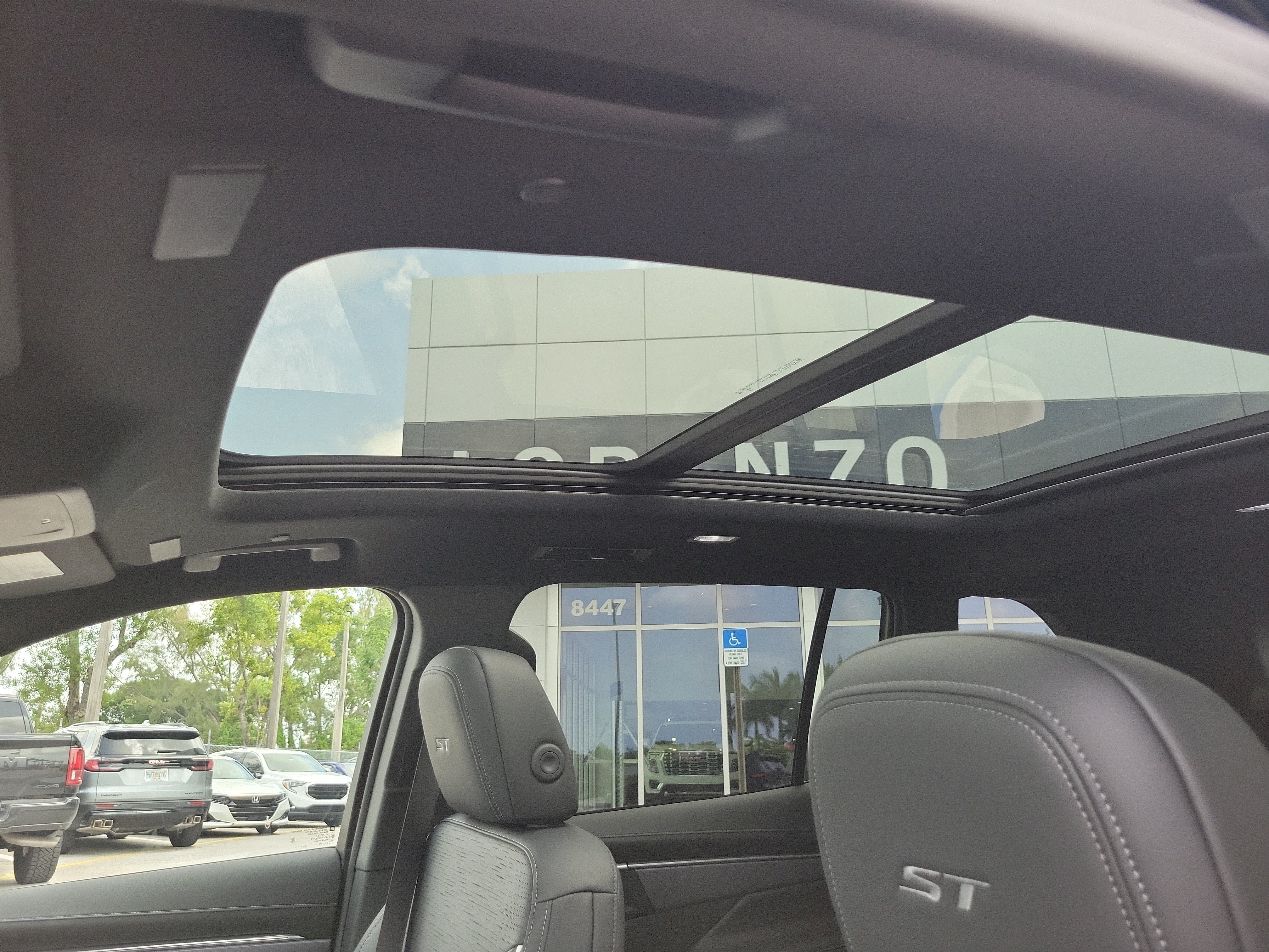 Used 2026 Buick Enclave Sport Touring w/ Power Package FWD image 12