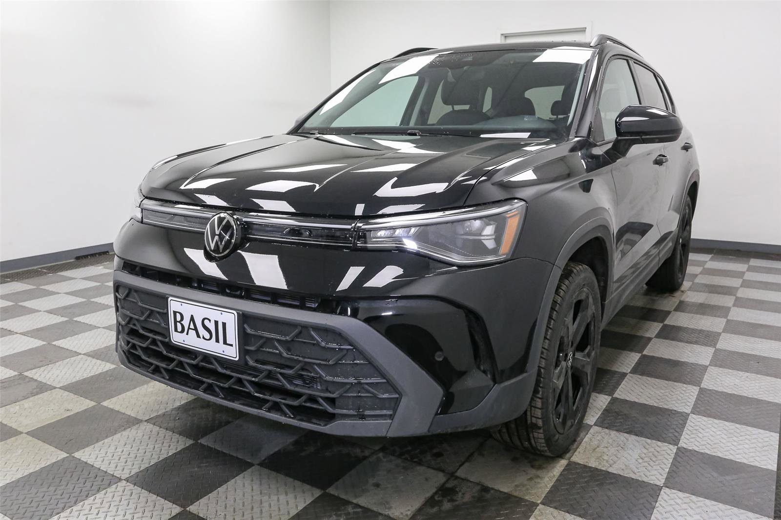 New 2025 Volkswagen Taos SE image 5