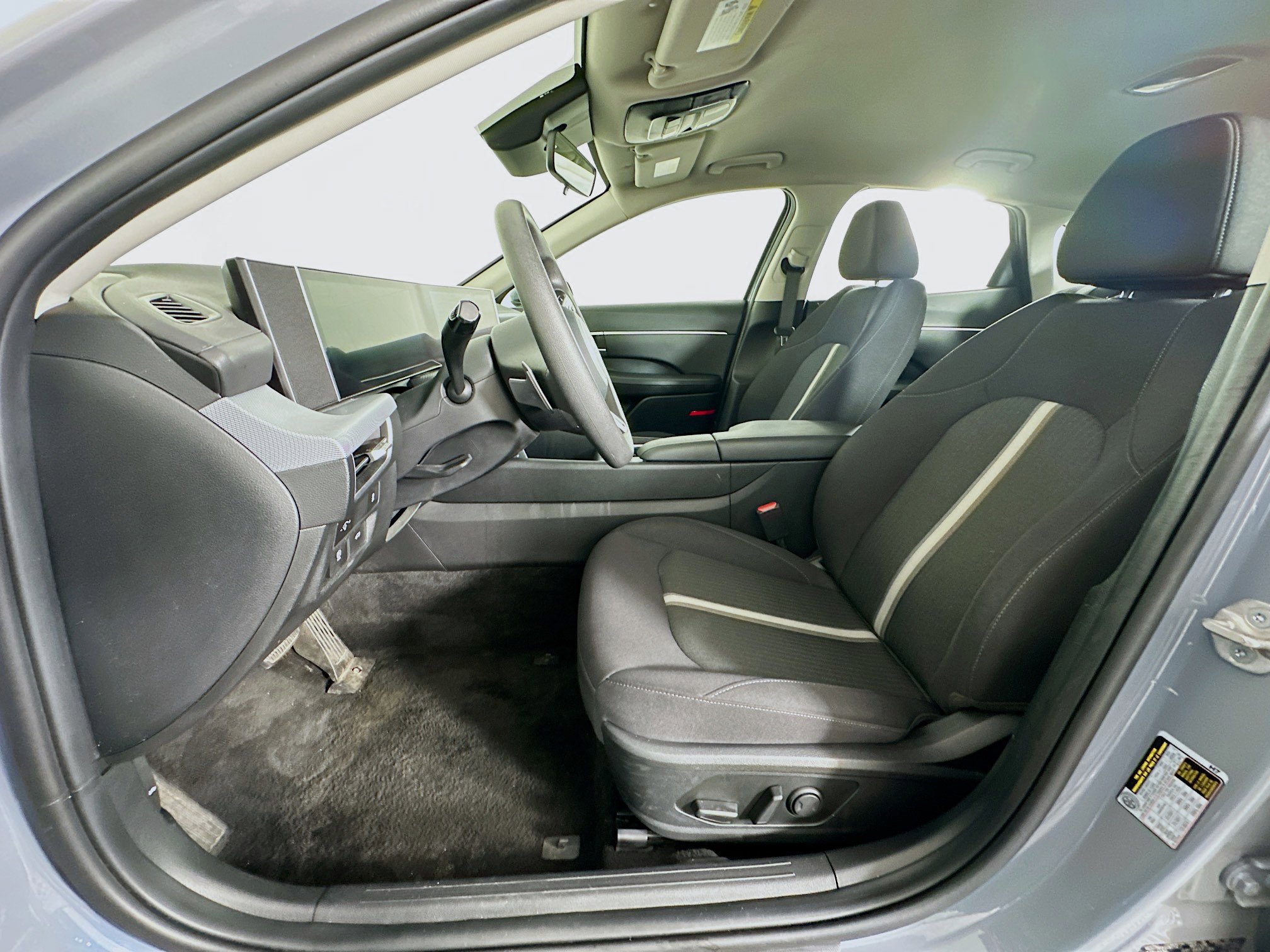 Used 2025 Hyundai Sonata SEL FWD image 13