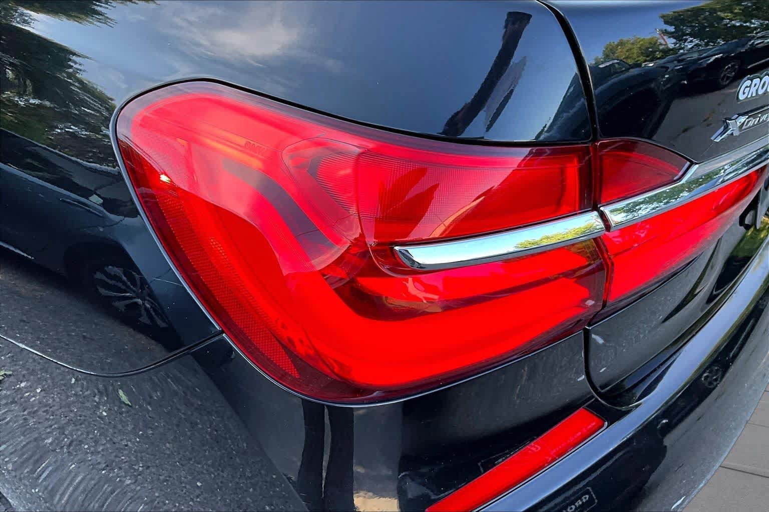 Used 2019 BMW 740i xDrive w/ M Sport Package AWD/4WD image 26