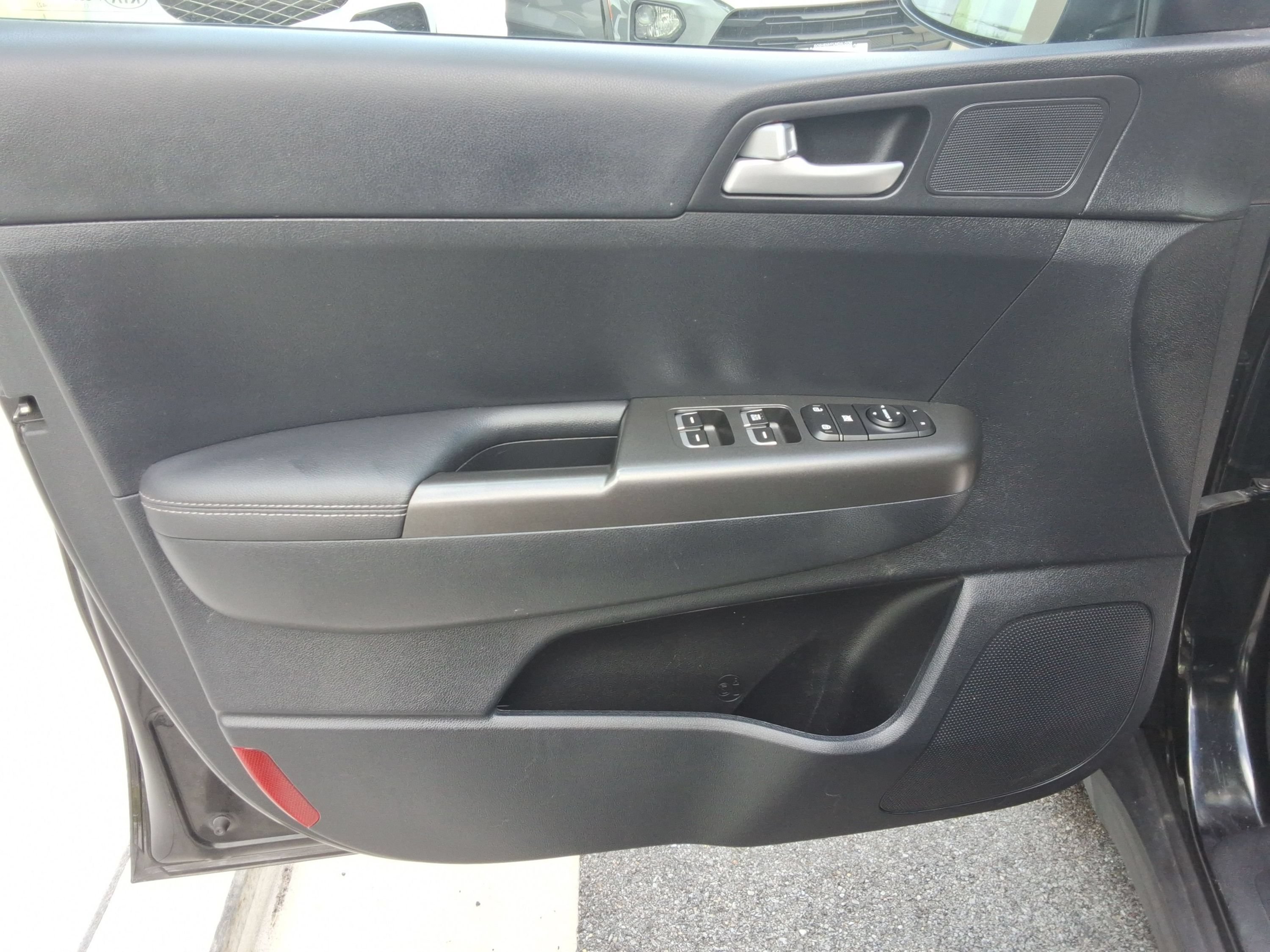 Used 2021 Kia Sportage LX FWD image 22