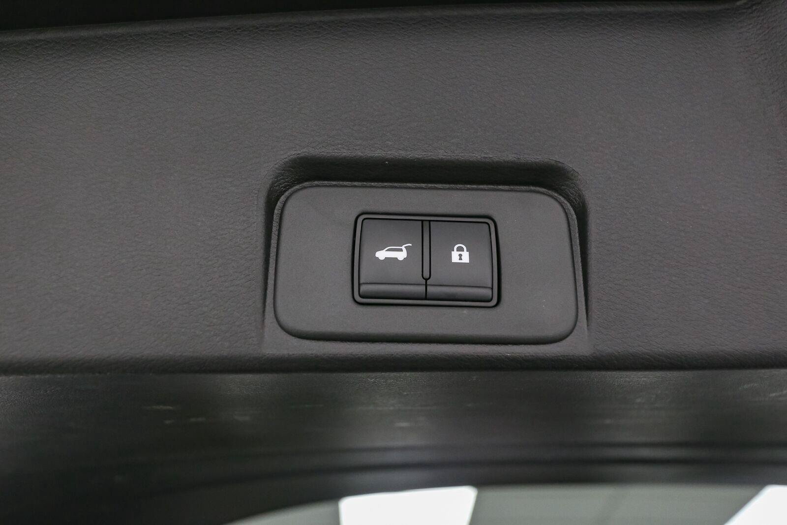 Used 2026 Nissan Rogue SV AWD/4WD image 13