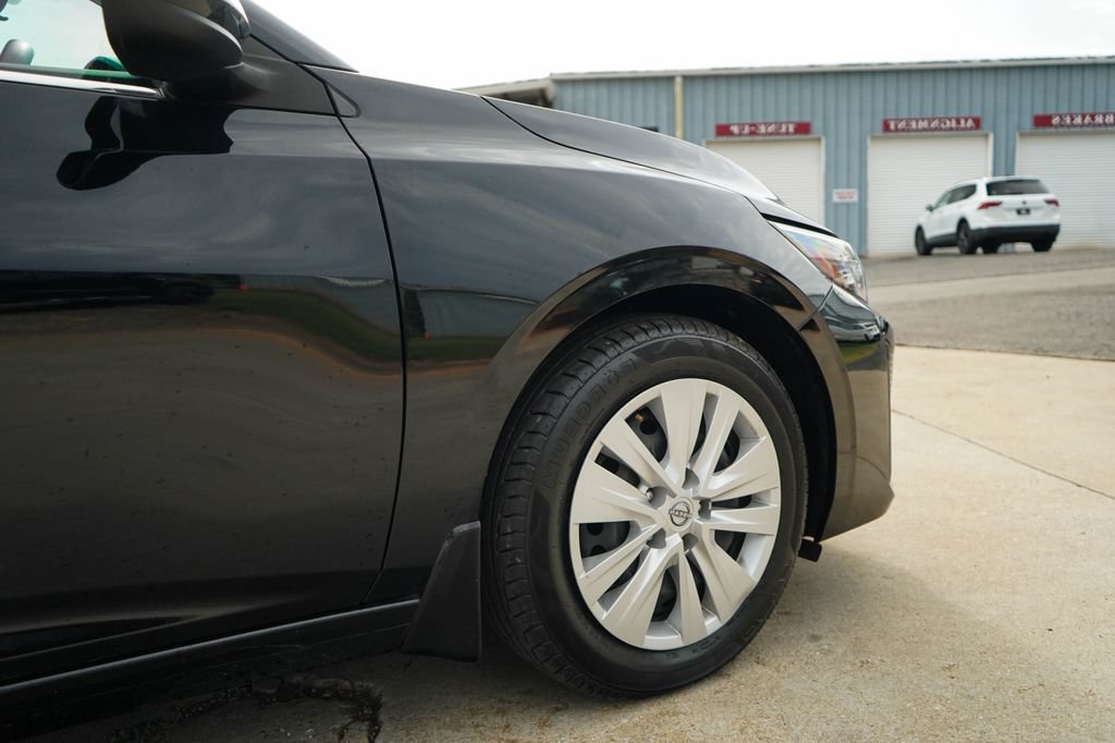 Used 2025 Nissan Sentra S w/ Lighting Package FWD image 18
