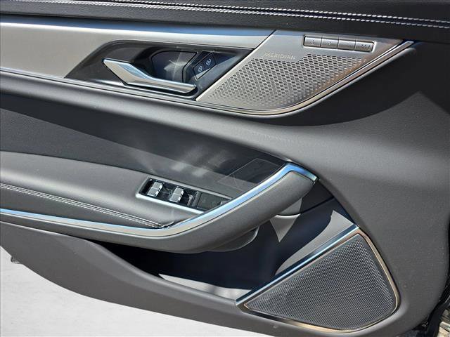 New 2024 Jaguar XF R-Dynamic SE AWD/4WD image 25