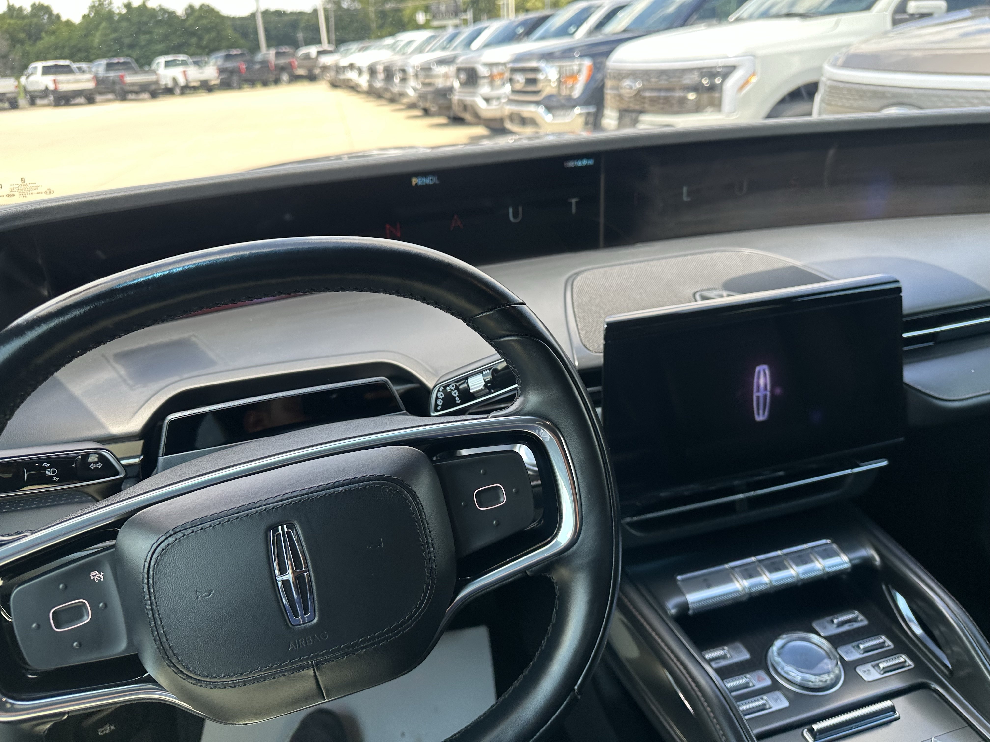 Used 2024 Lincoln Nautilus Reserve w/ Jet Appearance Package (87T) AWD/4WD image 20
