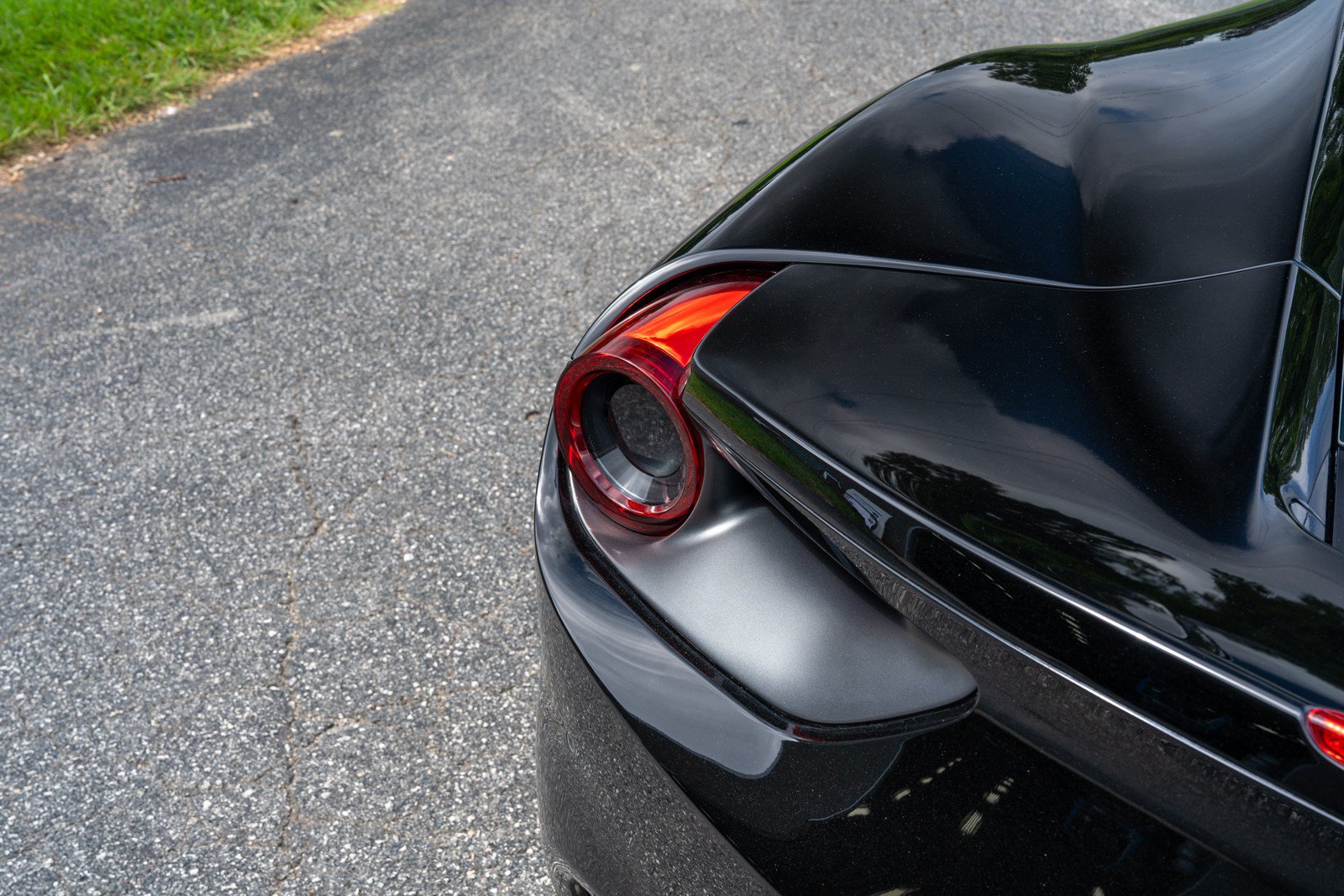 Used 2018 Ferrari 488 GTB RWD image 19