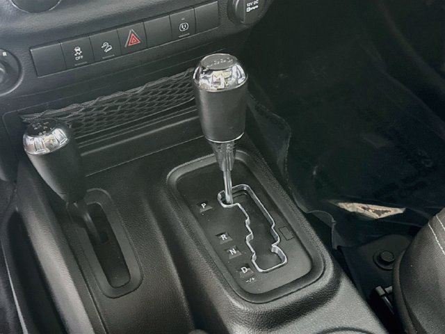 Used 2016 Jeep Wrangler Unlimited Sahara AWD/4WD image 19