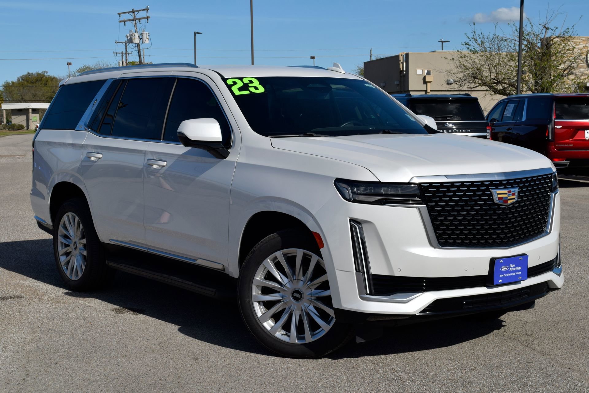 Used 2023 Cadillac Escalade Luxury image 3