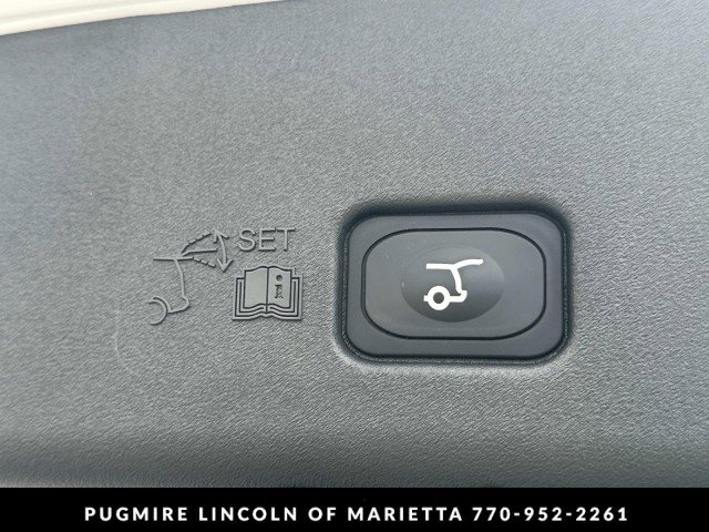 New 2025 Lincoln Nautilus Premier w/ Equipment Group 102A image 19