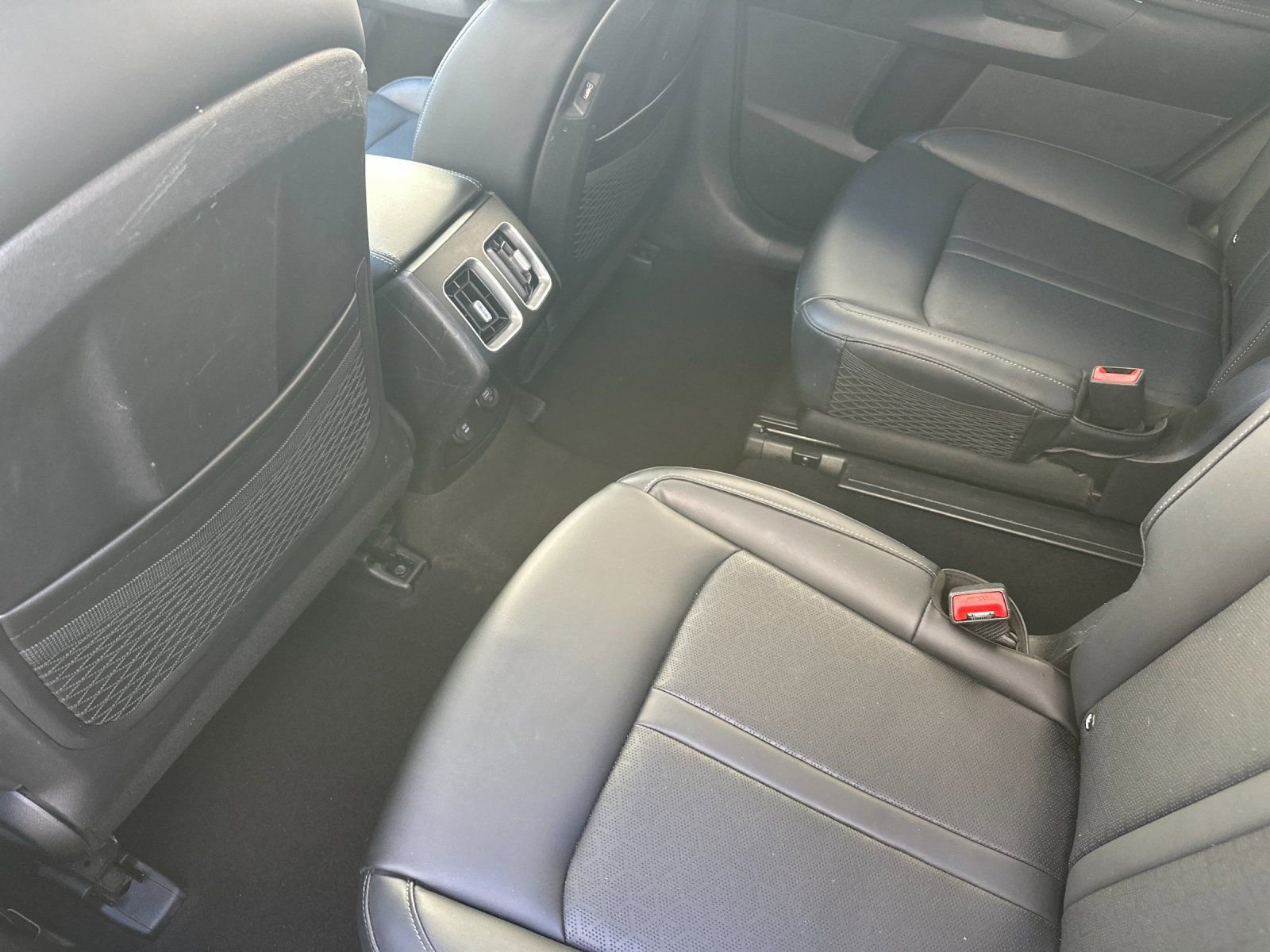 Used 2022 Kia Sorento S image 12