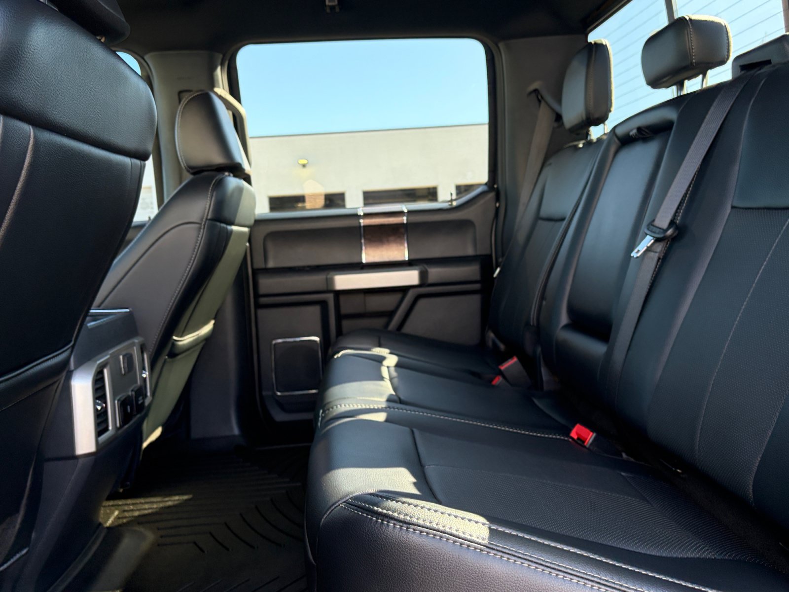 Used 2022 Ford F450 Lariat w/ Lariat Ultimate Package AWD/4WD image 28
