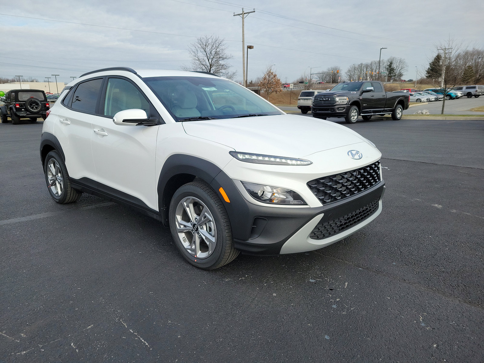 New 2023 Hyundai Kona SEL image 1