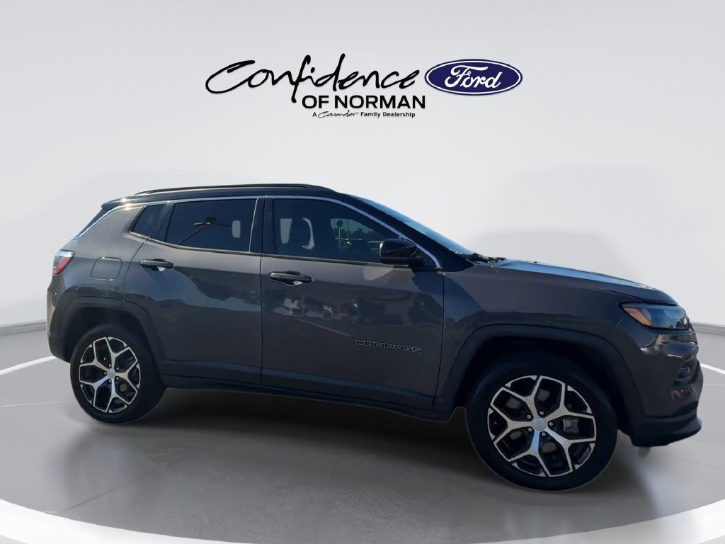 Used 2024 Jeep Compass Limited AWD/4WD image 2