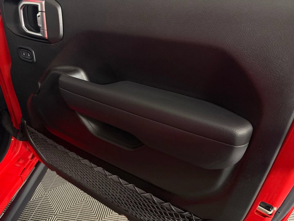 Used 2024 Jeep Wrangler Unlimited Rubicon AWD/4WD image 31